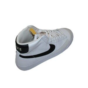 NIKE WOMEN'S BLAZER MID '77 NEXT NATURE MID TOP SNEAKER US10/UK7.5/EUR42